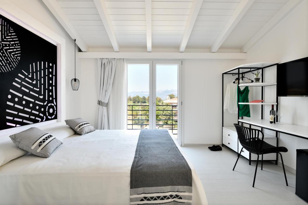 Cara A Bentu - Charming Rooms Tortolì Εξωτερικό φωτογραφία